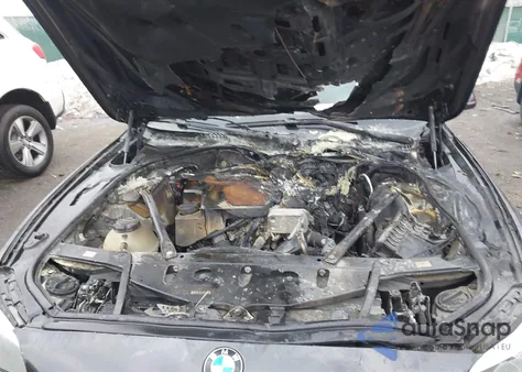 2013 BMW 528I xDrive z USA, uszkodzony, nr VIN WBAXH5C56DD107545